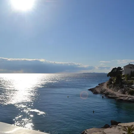 Aparthotel Toni Sea View