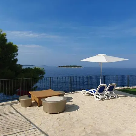 Aparthotel Toni Sea View