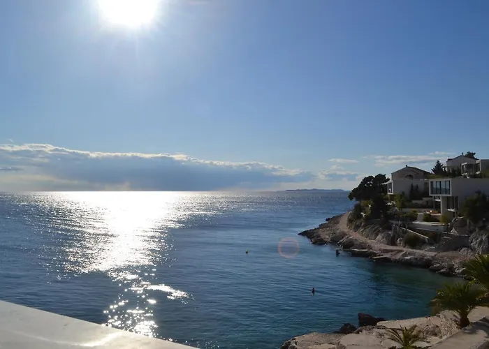 Aparthotel Toni Sea View